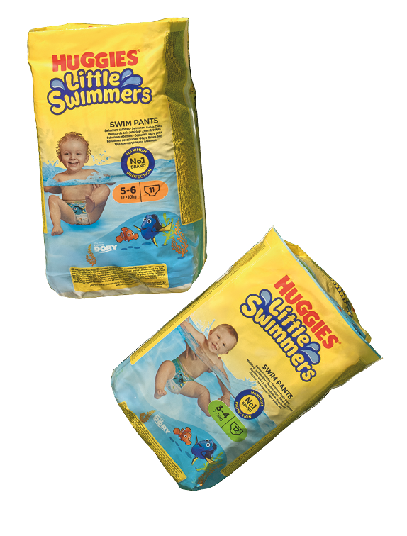 Paquetes de pa ales desechables para nadar de la marca Huggies Little Swimmers con im genes de ni os y personajes animados acu ticos. Descripci n generada con IA