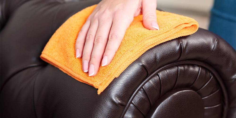 Cómo limpiar un sofá de piel paso a paso - Droguería | Consum Como Quitar Un Chicle De Un Sofa