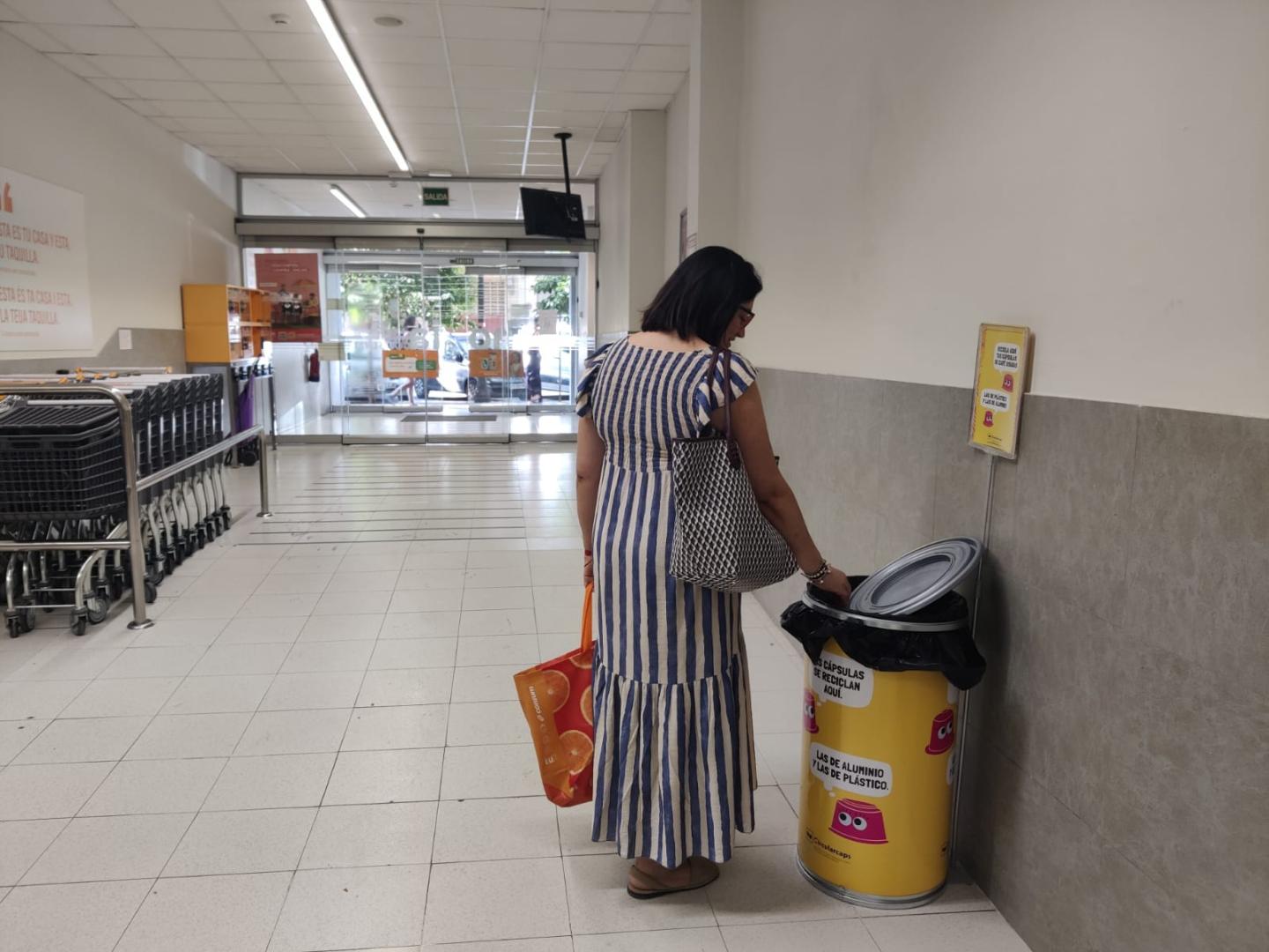 Consum instala contenedores para el reciclado de cápsulas de café en todos los supermercados de la ciudad de València