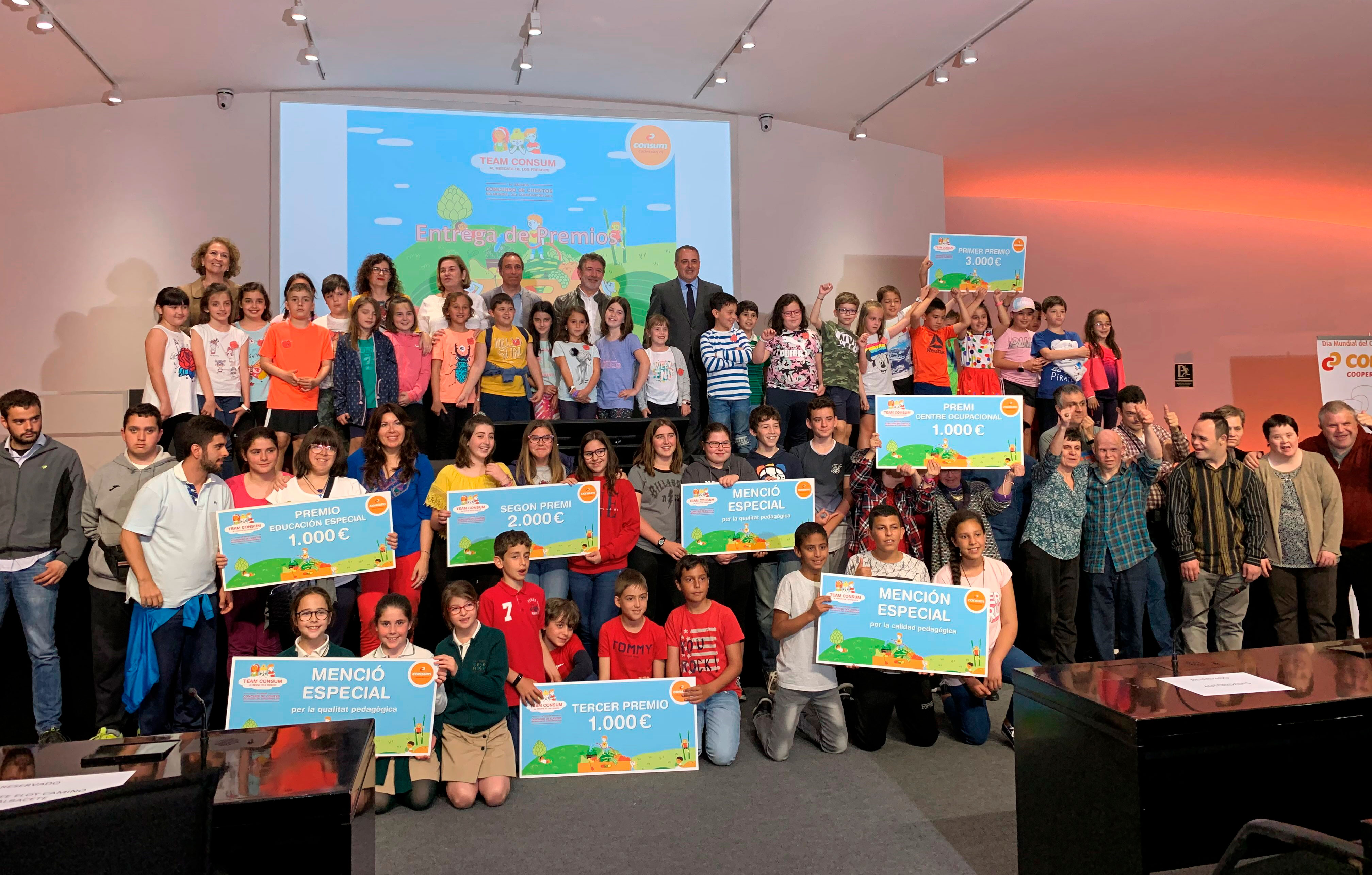 Consum awards to the CEIP Miguel Hernández of Jumilla the first prize of his ‘Cuentos Ilustrados’ Contents Consum awards to the CEIP Miguel Hernández of Jumilla the first prize of his ‘Cuentos Ilustrados’ Contents
