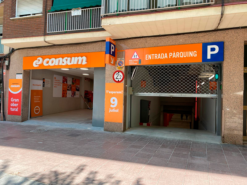 Consum obri a Santa Coloma de Gramenet el seu segon supermercat de l’any amb la generació de 34 llocs de treball Consum obri a Santa Coloma de Gramenet el seu segon supermercat de l’any amb la generació de 34 llocs de treball