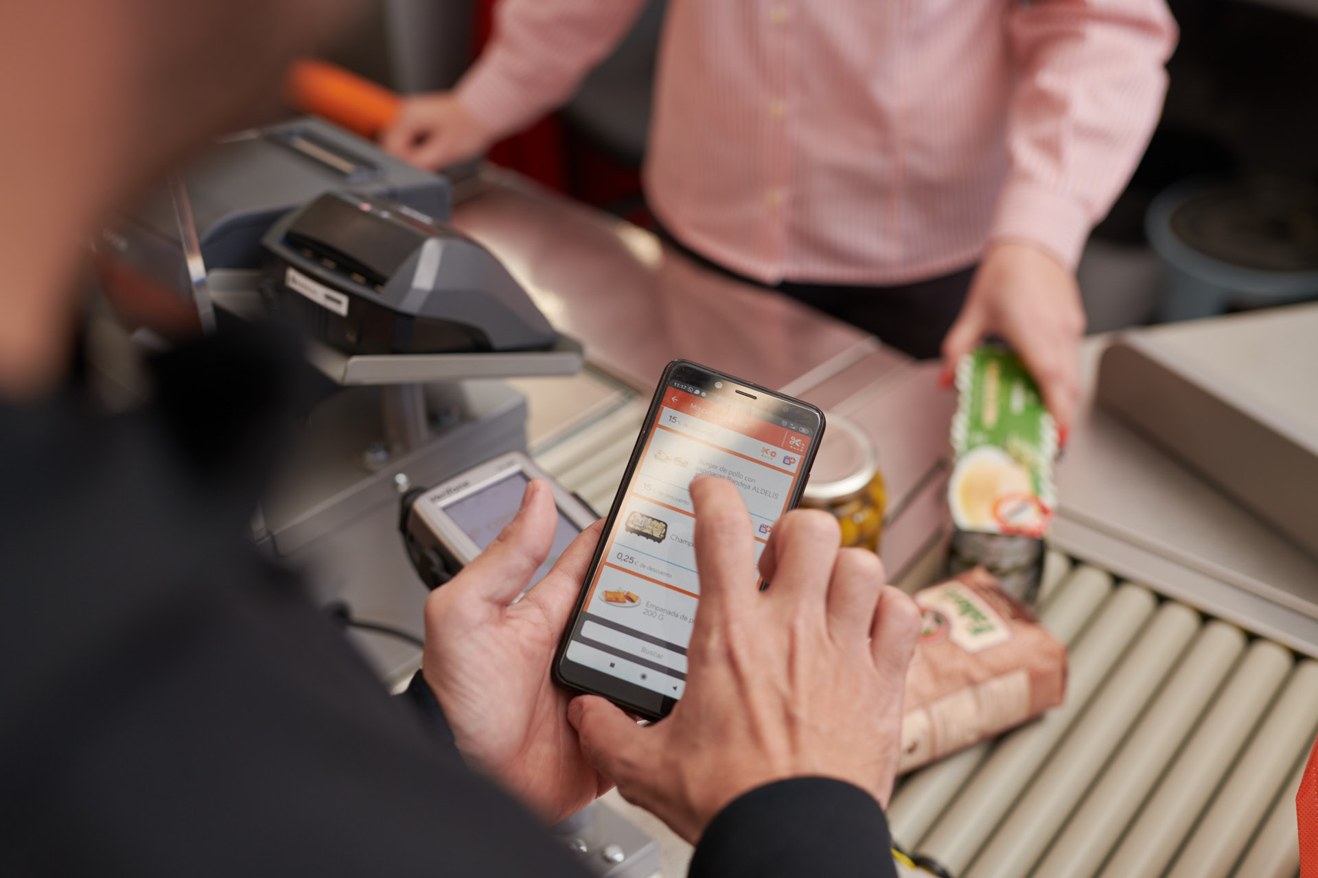 Consum entrega 38,1 milions d’euros en descomptes als seus socis clients, un 2,4% més que en 2020 Consum entrega 38,1 milions d’euros en descomptes als seus socis clients, un 2,4% més que en 2020
