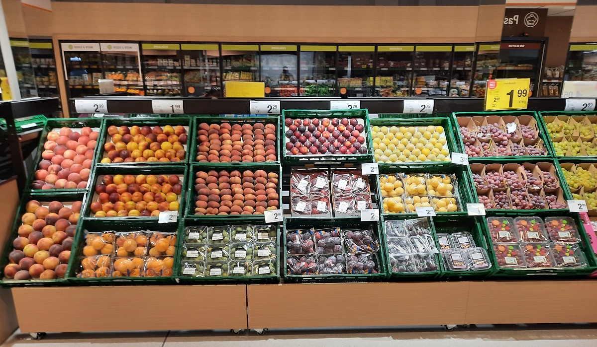 Consum compra més de 736.500 quilos de fruita de pinyol a productors valencians Consum compra més de 736.500 quilos de fruita de pinyol a productors valencians