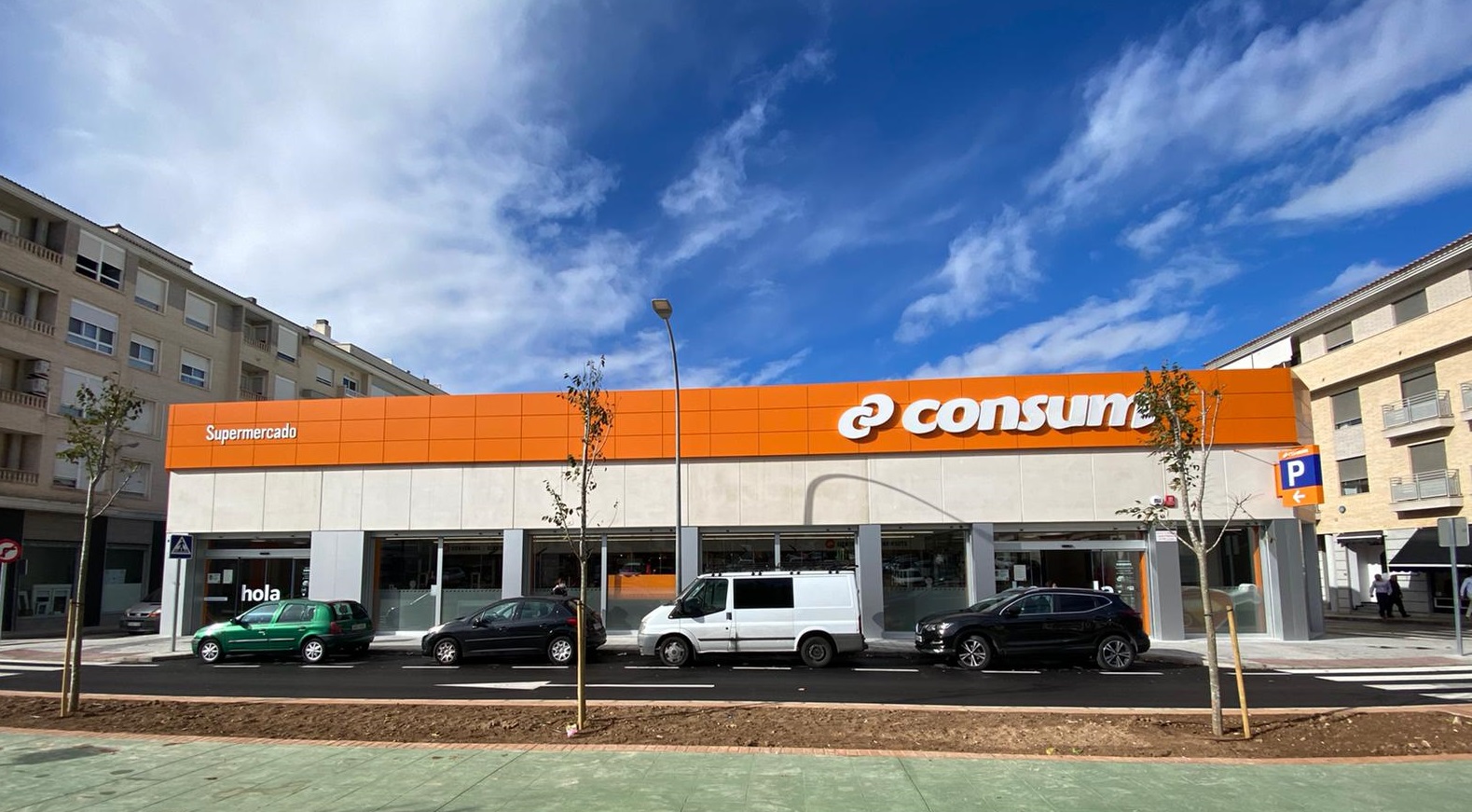 Consum prosseguix la seua expansió per Alacant i obri el seu quart supermercat de l’any a Petrer Consum prosseguix la seua expansió per Alacant i obri el seu quart supermercat de l’any a Petrer