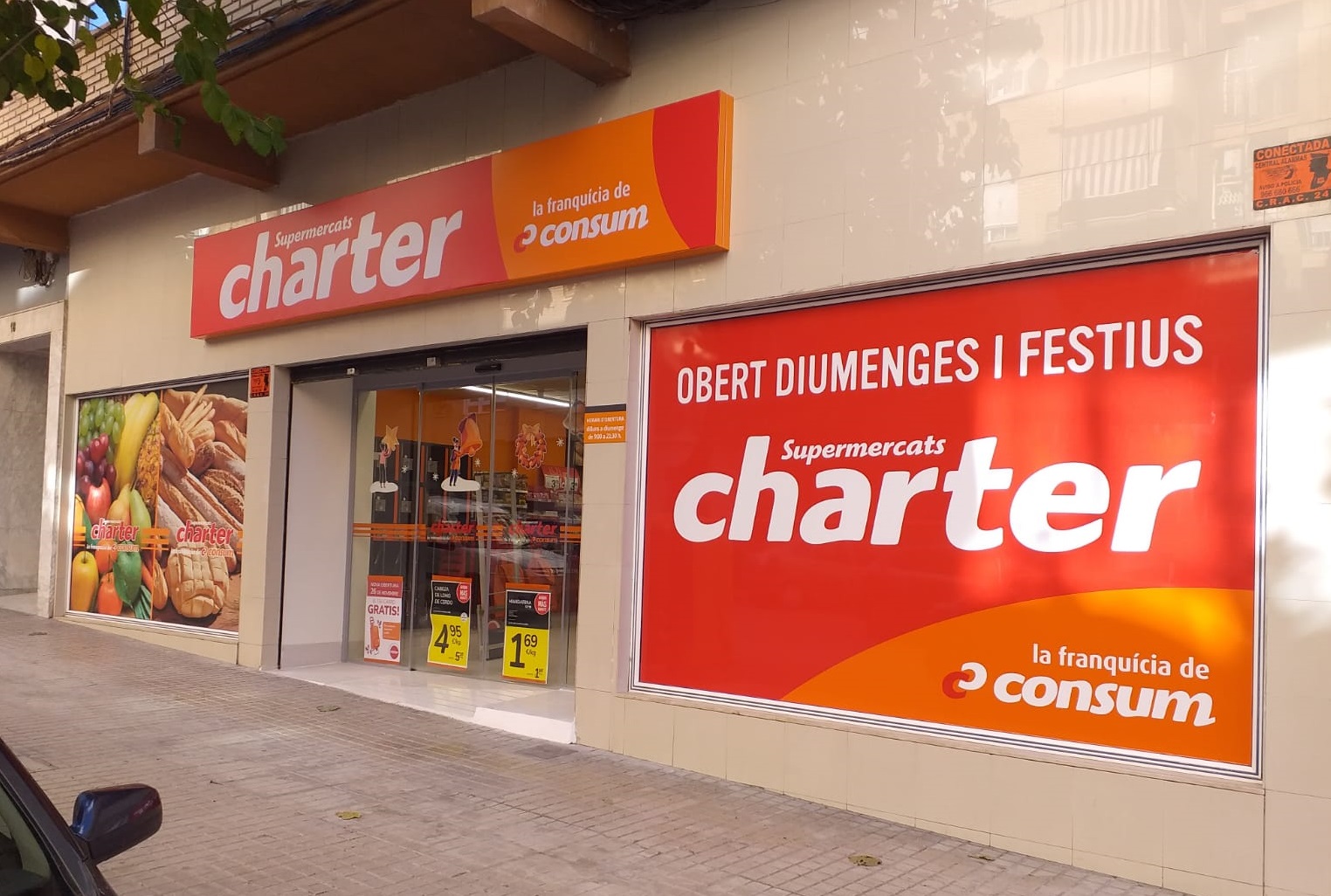 Charter inaugura el seu primer supermercat a Ontinyent Charter inaugura el seu primer supermercat a Ontinyent