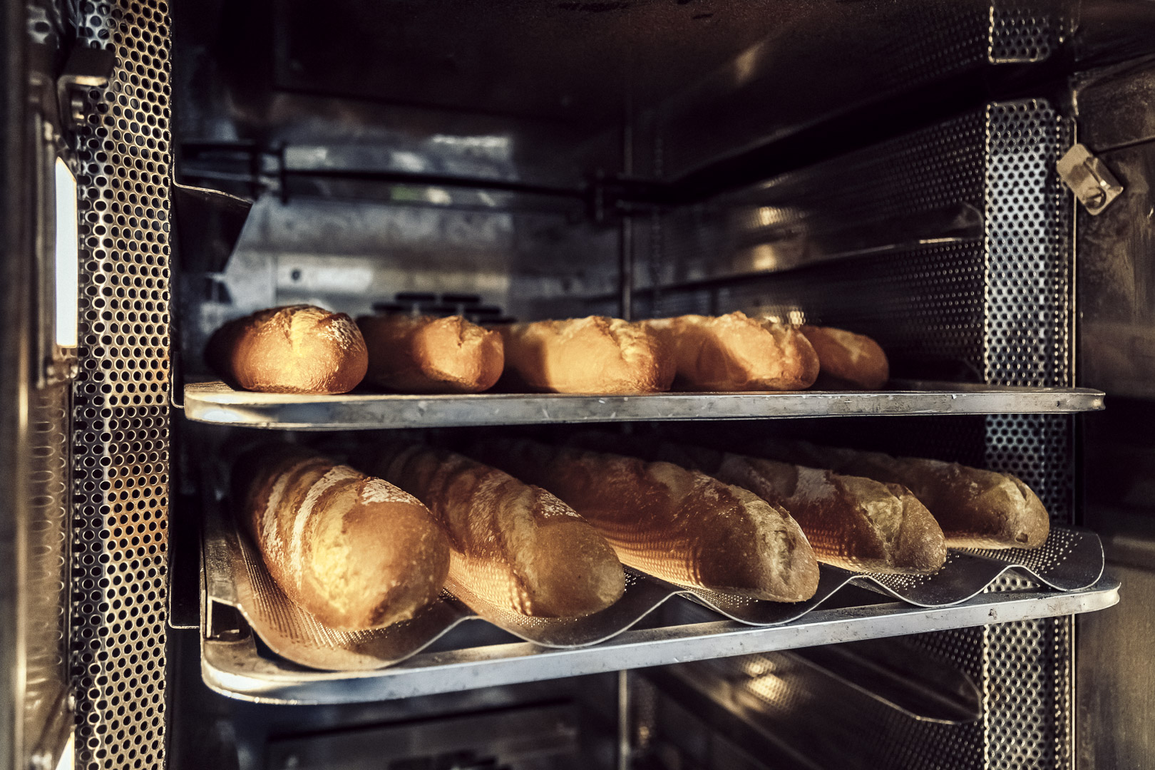 Consum renueva las bandejas de horno en más de 300 supermercados con un tratamiento innovador y sostenible Consum renueva las bandejas de horno en más de 300 supermercados con un tratamiento innovador y sostenible